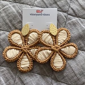 Vineyard Vines earrings NWT